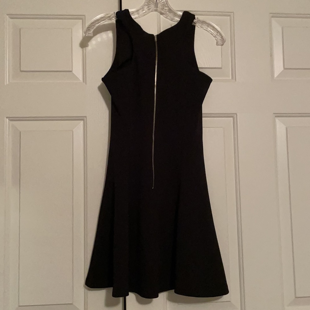 Dress - Picture 4 of 4